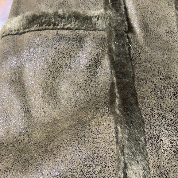 Amazing XXI faux fur vest Size Small Petite, gorgeous green and very good cond - Picture 5 of 7